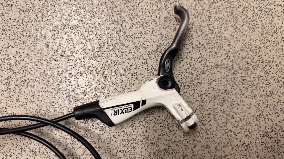 Avid Elixir 3 Freno Idraulico Posteriore - Tubo da 138 cm - Bled & Ready (J15) - Immagine 2 di 4