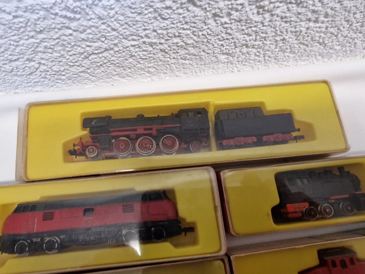 Arnold N 9 mm Rapido Eisenbahn  Konvolut Loks / Waggons 17-tlg. Set ungeprüft
