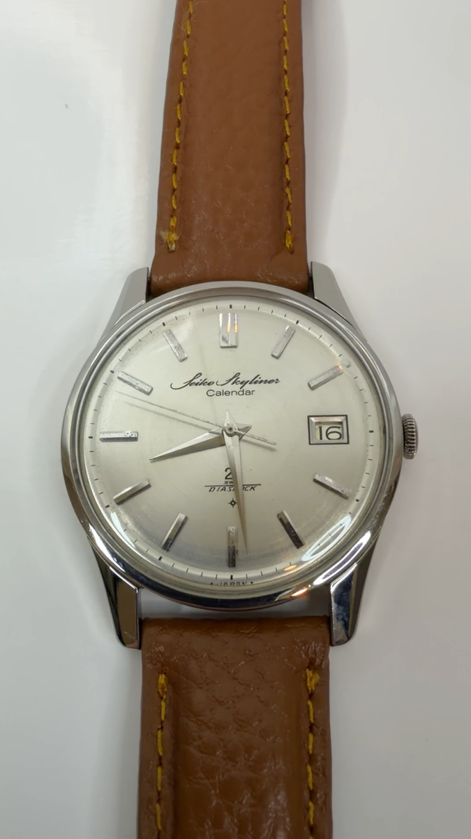 Vintage SEIKO Skyliner Calendar J15019 Manual Wind Silver Dial