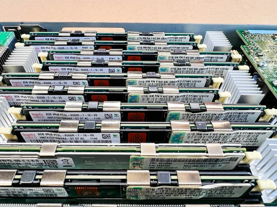 IBM BladeCenter HX5 7823-F2M | 2x Xeon E7-4870 @2.4GHz 128GB 46M6909 46M6165 - Image 3 of 4