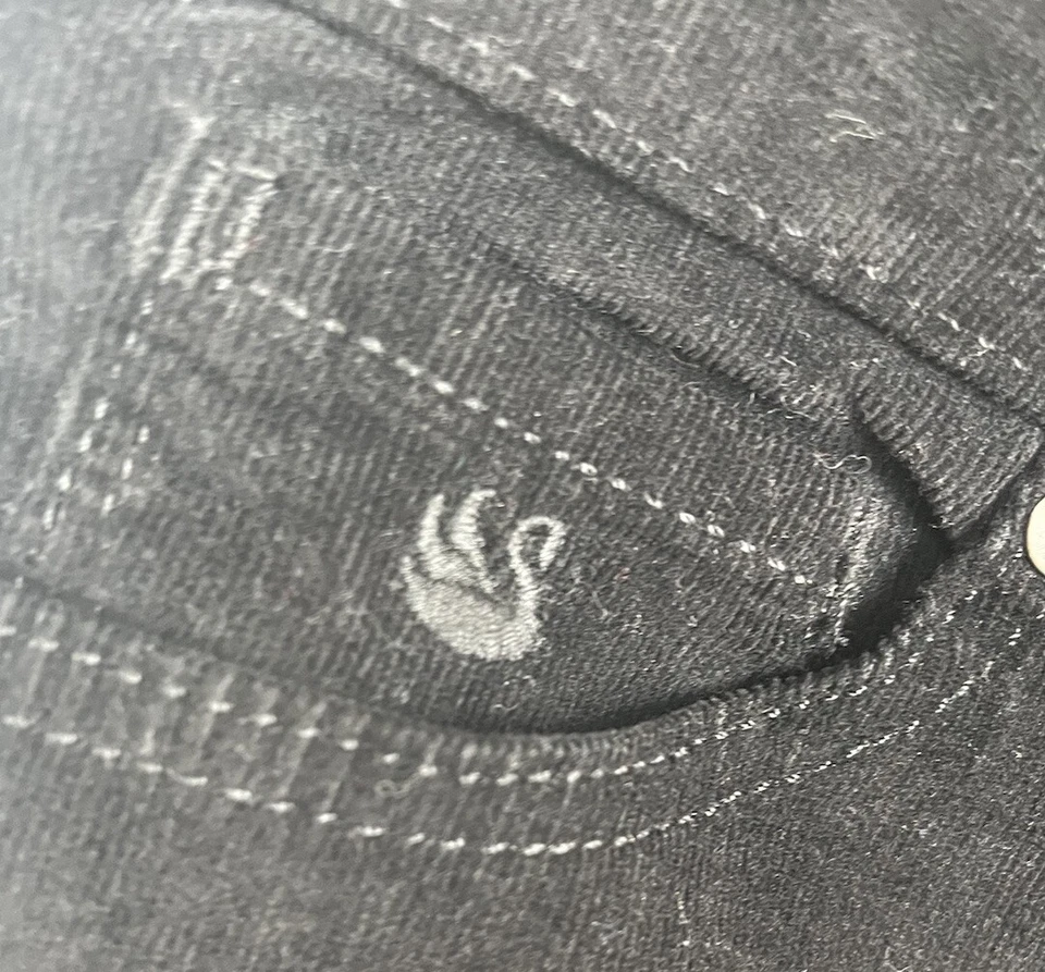 Gloria Vanderbilt Women's 10 LONG Classic Stretch black Corduroy Pants Grunge - Image 4 of 4