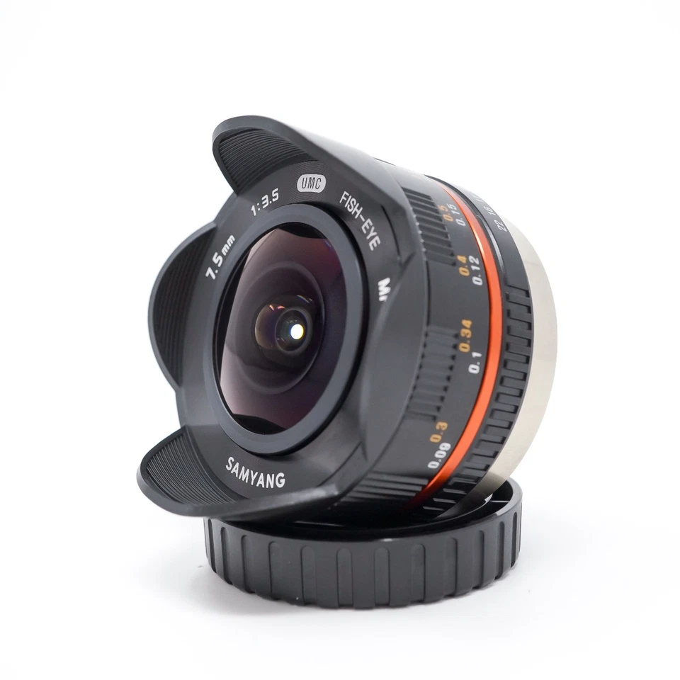 Samyang 7.5mm f/3.5 UMC Fisheye Lens for Micro Four Thirds - Great Condition - Image 2 of 4