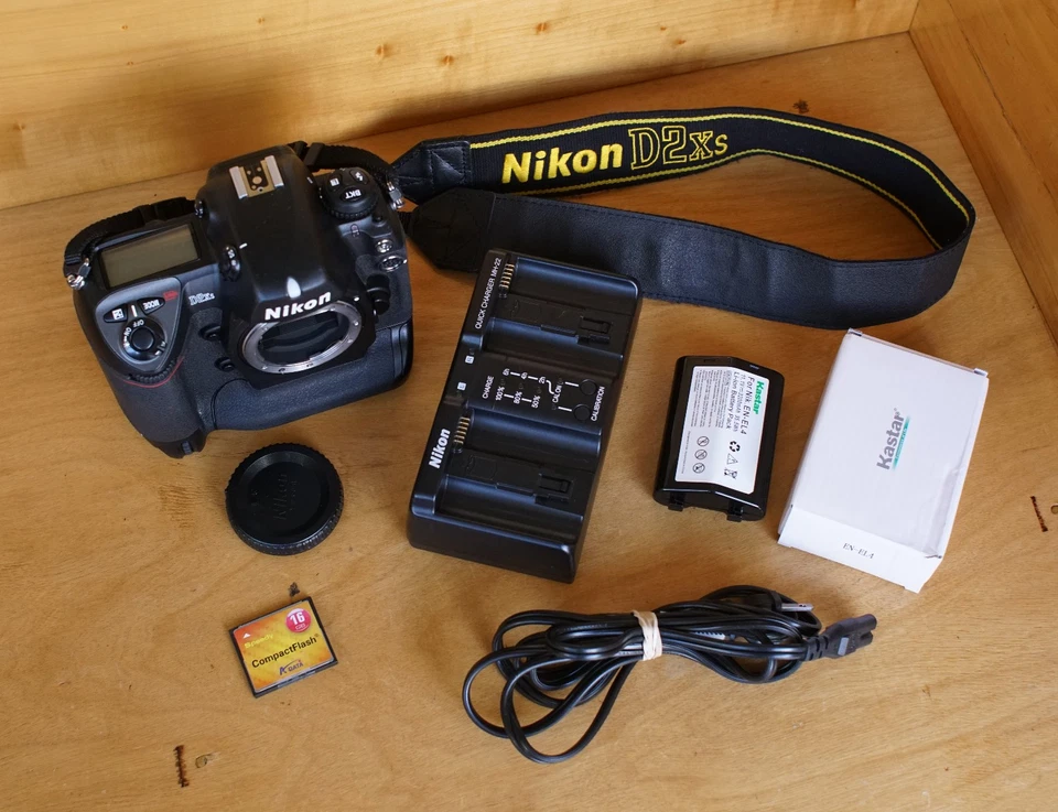 Professional Nikon D2Xs Digital SLR Camera w/Charger & new Battery s/c7308 #2 - Image 2 of 4