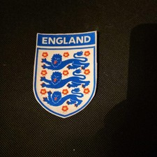 "ENGLAND 3 LIONS" INSPIRED BLUE ON WHITE  10.5 x 7cm RON ON/SEW ON PATCH - NEW