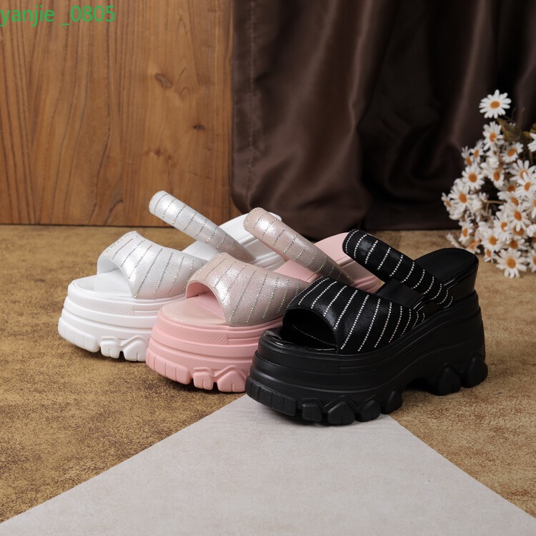 Stylish Women's Open Toe Platform Slippers with Wedge Heel
