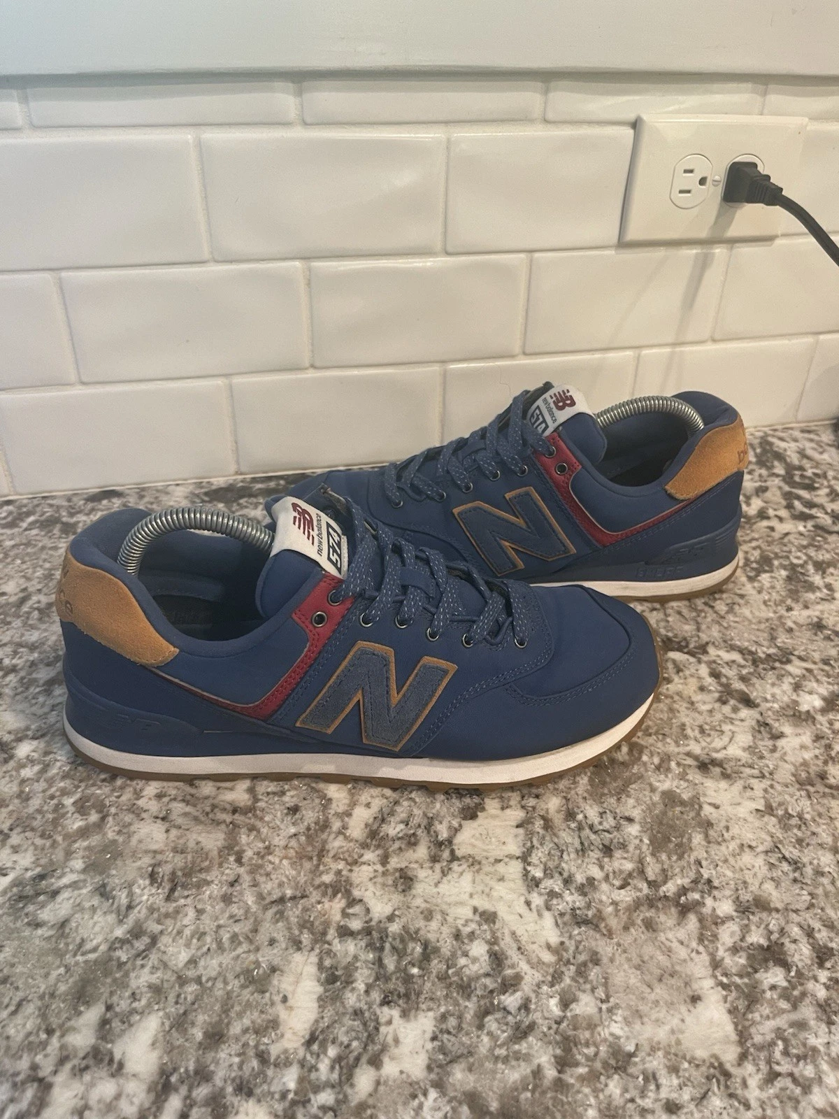 New Balance 574 Uomo (taglia 8 5)