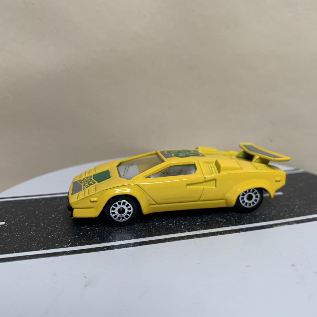 ミニカー MAKEUP Lamborghini Countach LP500 1985 Unbranded Diecast 1985 Lamborghini Countach LP500S Yellow Super