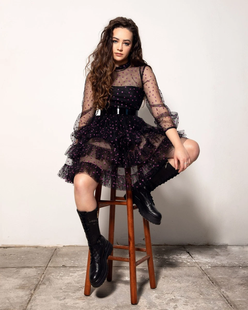 Mary Mouser Hot