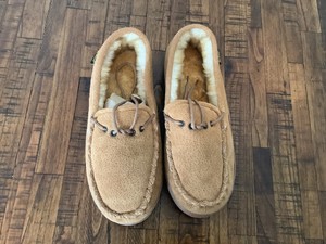 extra wide moccasins