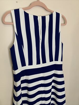 green emerald velvet dress Shop Ann Taylor clothing and handbags at SilkRoll. Trade with us! main image 0