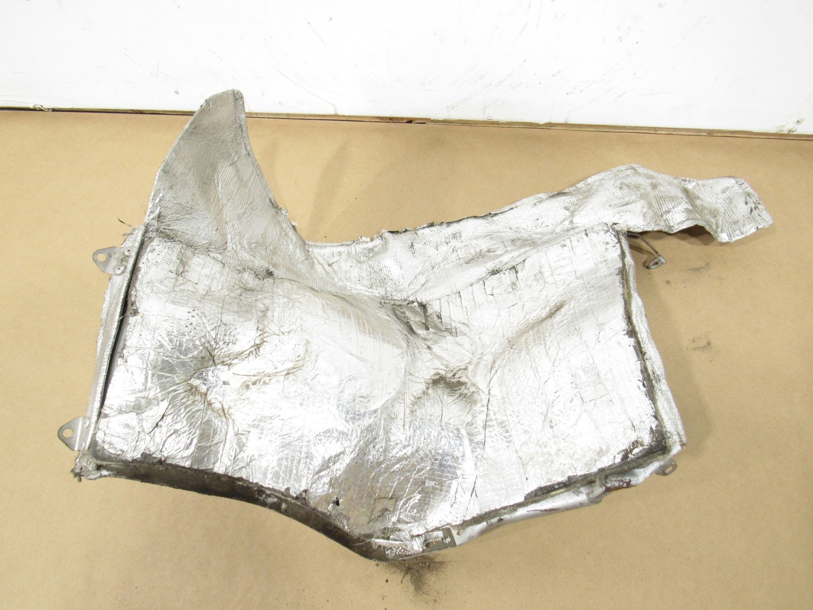 Ferrari 458 Italia 2011 Left Fuel Gas Reservoir Tank Heat Shield 09-15 ;:Y