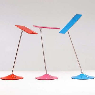 Humanscale Horizon 2.0 Arbeitsleuchte Schreibtischlampe (blau) Schlaf und ergonomisches Design
