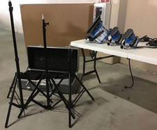ARRI 3 LIGHT KIT   1 650 Plus, 2 150, 3 AS-01 Tripod Light Stands  MORE