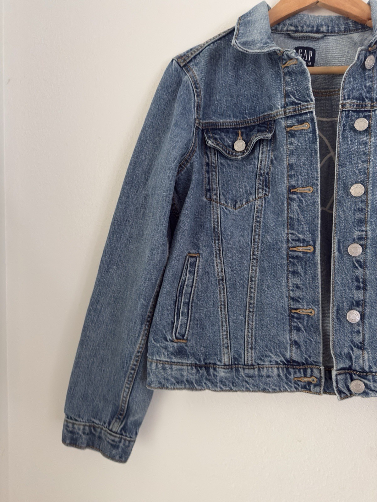 Gap patchwork US map embroidered denim jacket med… - image 3