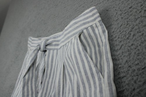 NEW Jun & Ivy Shorts Womens Small Blue White Striped Tie Front Scalloped Pleated - Picture 2 of 13