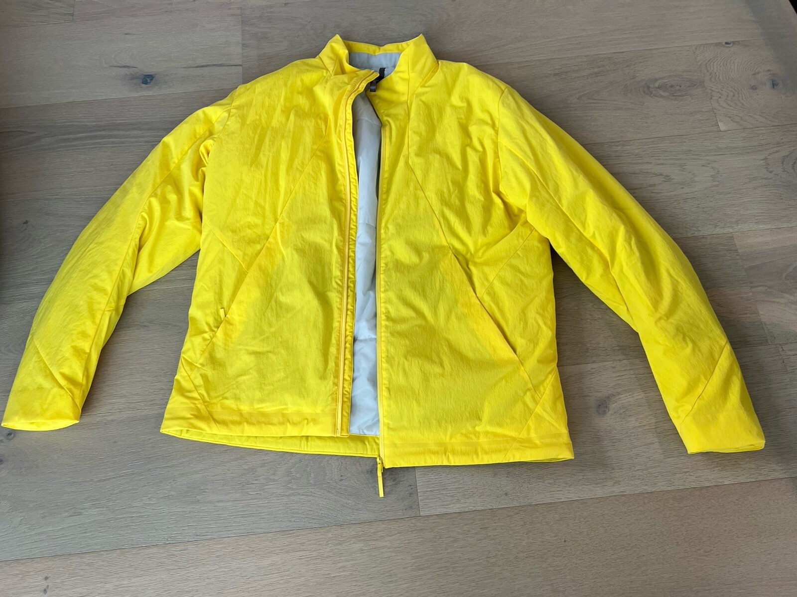 Giacca isolata Arc'teryx Veilance Mionn taglia XL alogena. Ottime condizioni