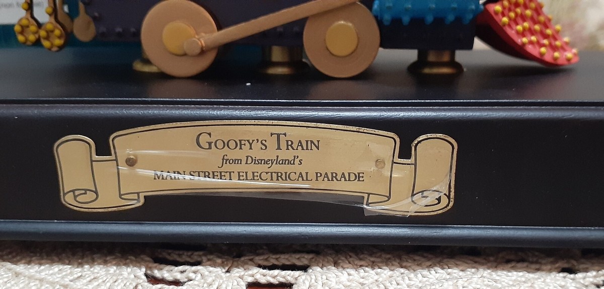 Disney~WDCC~MAIN STREET ELECTRICAL PARADE~GOOFY'S TRAIN