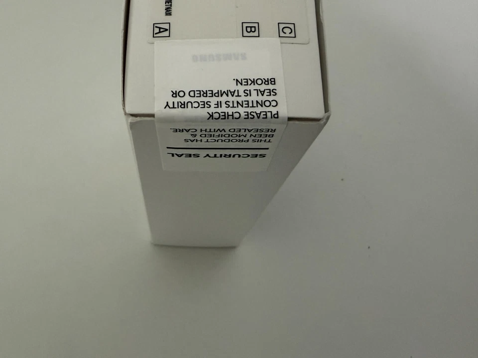 BRAND NEW SAMSUNG GALAXY XCOVER 4S - 32GB - UNLOCKED - 16MP CAM - IP68 - Image 4 of 4