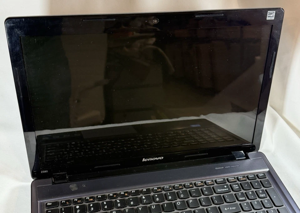 联想 IdeaPad Z580 便携式电脑 - 无电源线,未经测试适用于零件或维修 — 第 4/4 张图片