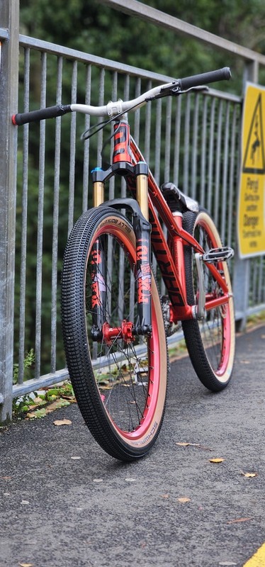 Dartmoor 26 Player Very Light Good Spec Dirt Jumper Red Halo Swaps