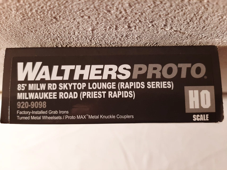 WALTHERS HO voiture passager Skytop Milwaukee Hiawatha  920-9098  - NEUF - Photo 3/4
