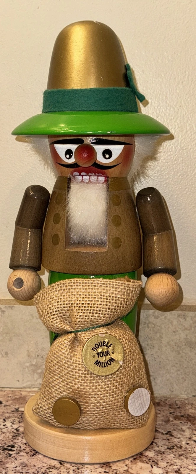 Nutcracker Steinbach Volkskunst Germany Pot Of Gold Shamrock Flaw No Staff 12”