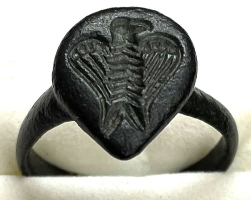 ANELLO LEGIONE BRONZO AQUILA IMPERIALE ROMANA AQUILA 1°-2° SECOLO AD ROMANA MISURA 9 - Foto 1 di 4