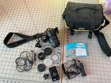 Nikon D40 Digital SLR with 18-55mm Lens, 6.1MP, Battery Charger, Wires Bag