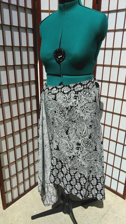 JONES NEW YORK 运动裙 MAXI FAUX WRAP BLK WHT PAISLEY FLORAL HI LO XL 码 — 第 2/4 张图片