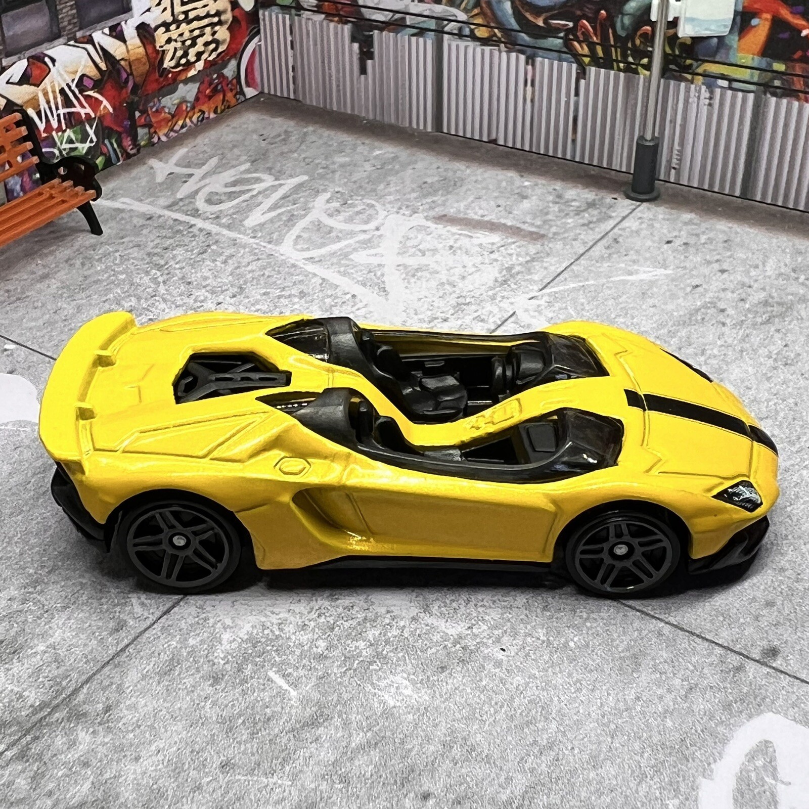 Hot Wheels LAMBORGHINI AVENTADOR J Diecast Toy Car 1:64 - Near Mint - Picture 4 of 6