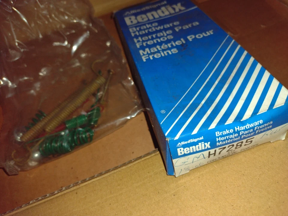 Kit de herrajes de freno de tambor Bendix H7285 para 2 ruedas años 80 Buick Pontiac Cadillac GM Foto 2 de 4