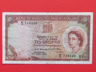 BILLETE DE 10 CHELINES REINA BRITÁNICA DE RODESIA Y NYASALANDIA (1960 RARO ESCASO)