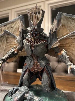 Destiny 2 Savathun The Witch Queen 11.5'' Collectible Statue Numskull