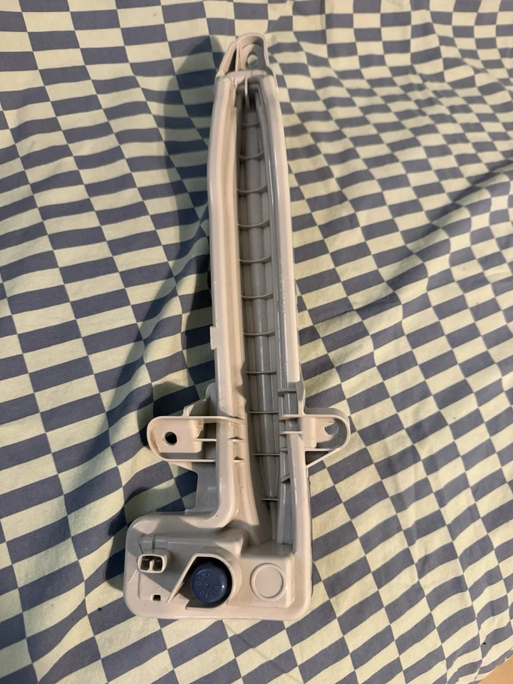 Luz antiniebla LED 278-8A051 2020 2021 lado pasajero derecho Toyota Corolla OEM 278-8A051 Foto 2 de 3