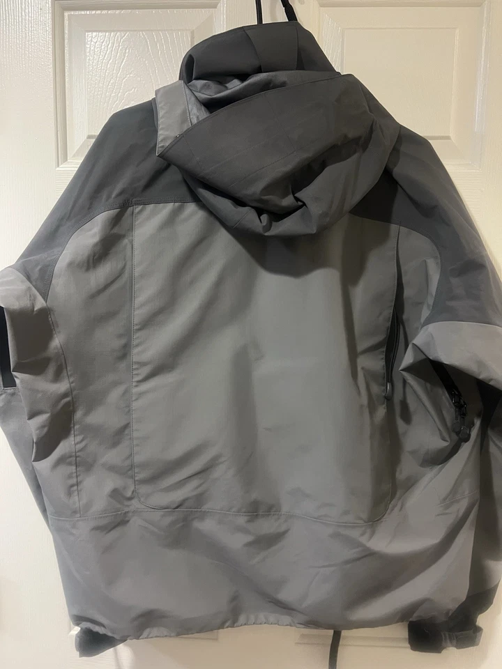 Simms G4 Men's Goretex Pro Fishing Hooded Jacket Medium - Image 2 of 4