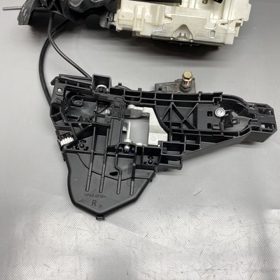 Mercedes-Benz Ml W164 Front Right Door Lock LHD A1647202035 OEM 