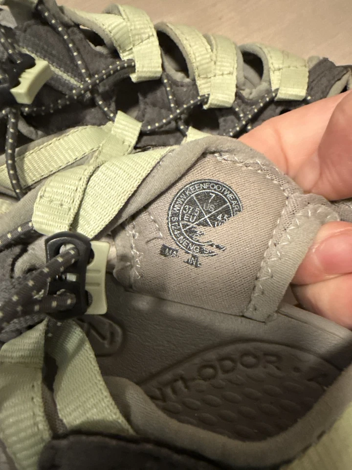 Sandalias de senderismo impermeables grises verdes Keen Whisper para mujer 7 Foto 3 de 4