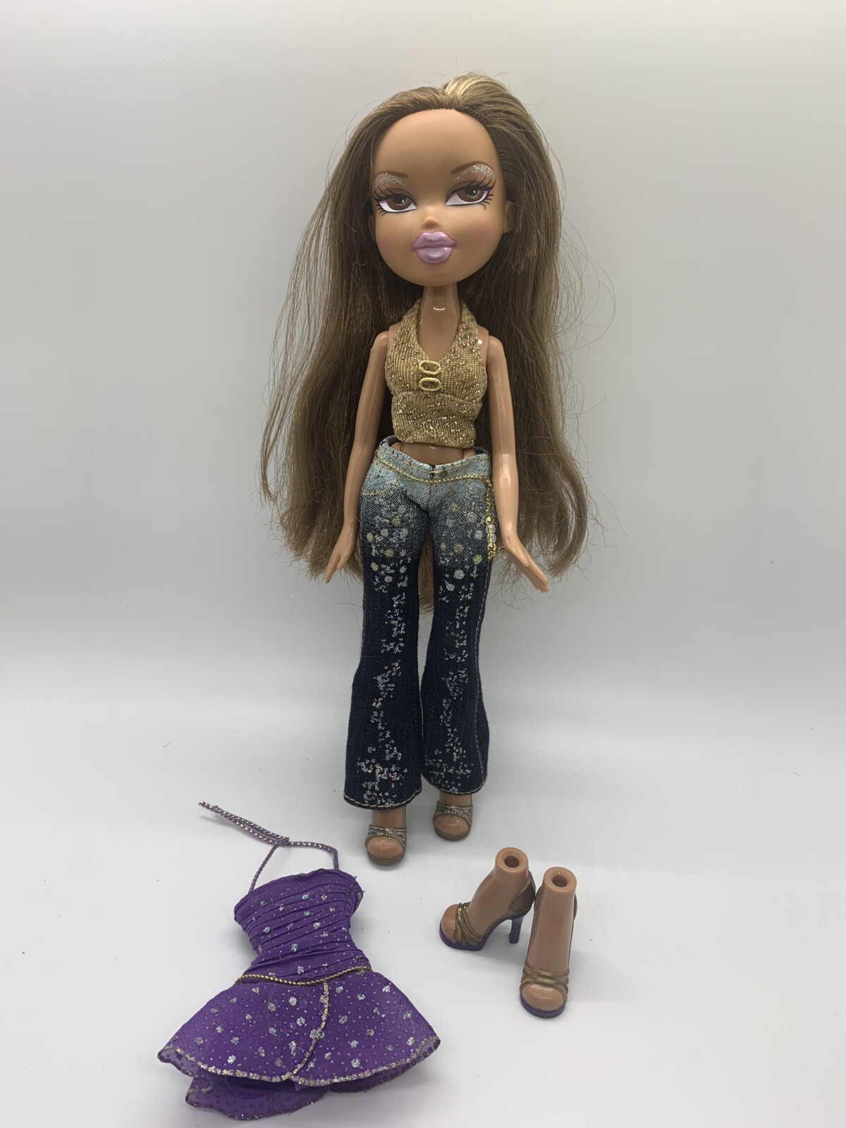 4 original bratz dolls