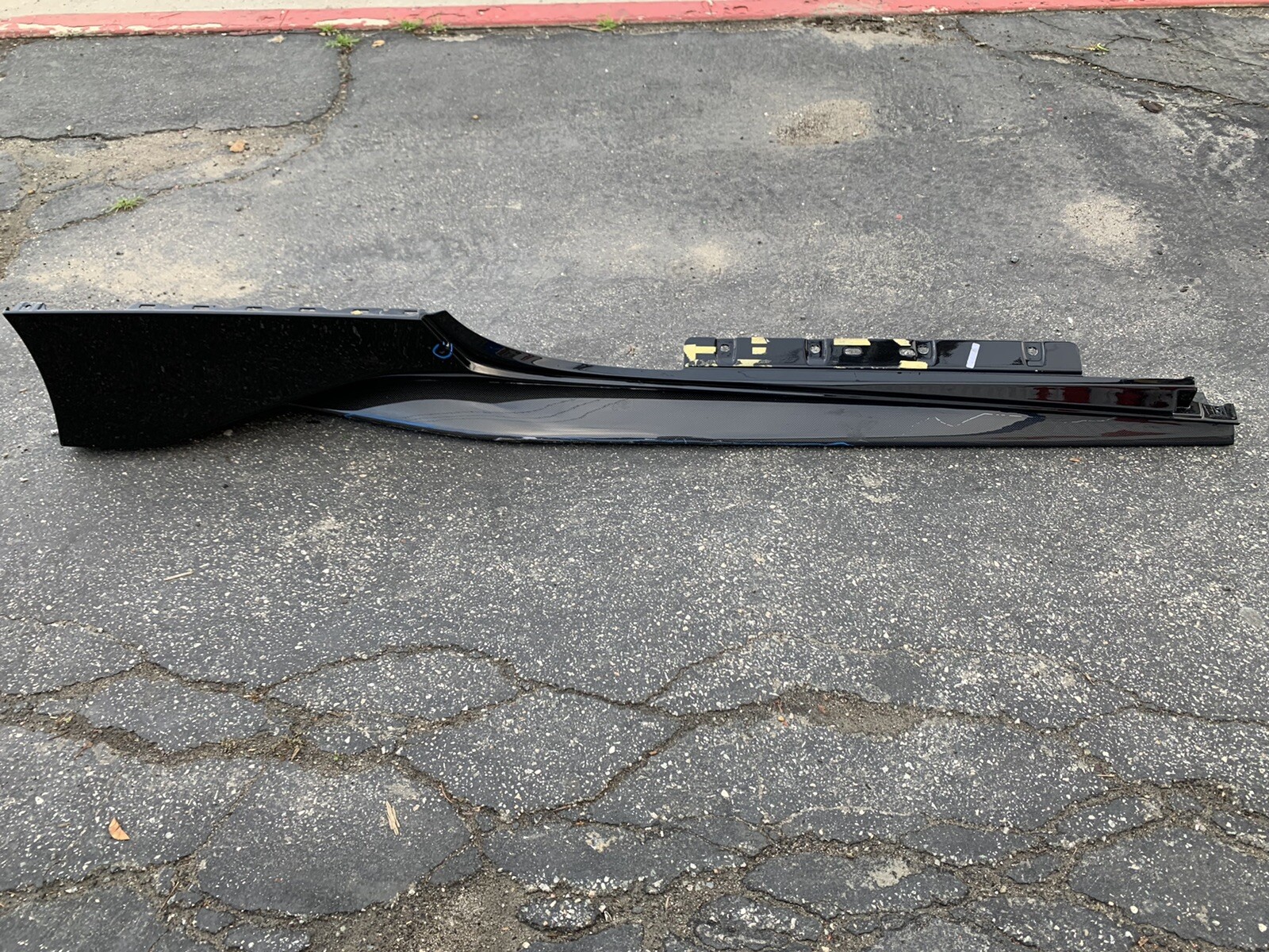 Ferrari 488, RH, Right Rocker Panel/Complete Carbon Fiber Oem