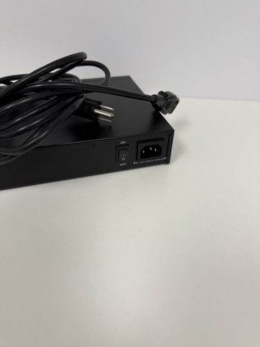 Luxul 10-portowy/8 POE+ Gigabitowy przełącznik zarządzalny XMS-1010P — przetestowany/działający - Zdjęcie 10 z 16