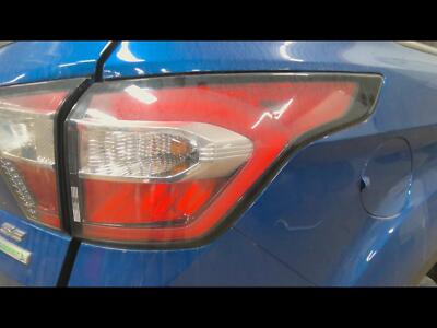 Used Right Tail Light Assembly fits: 2017 Ford Escape quarter panel mounted brig