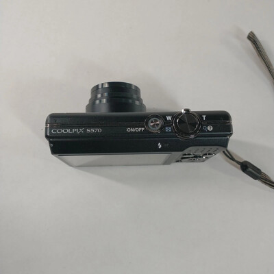 Nikon COOLPIX S570 12.0MP 5x Optical Zoom CCD Digital Camera 100