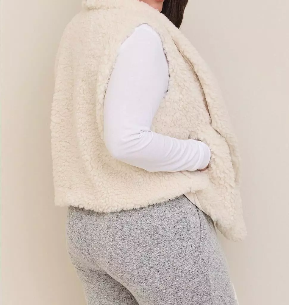 Plus size fur on sale vest torrid