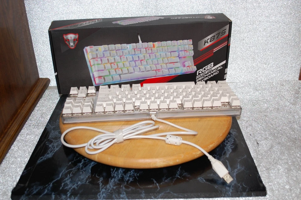 Tested Motospeed K875 RGB Color LED Mechanical Keyboard Wired Backlight - Image 4 of 4