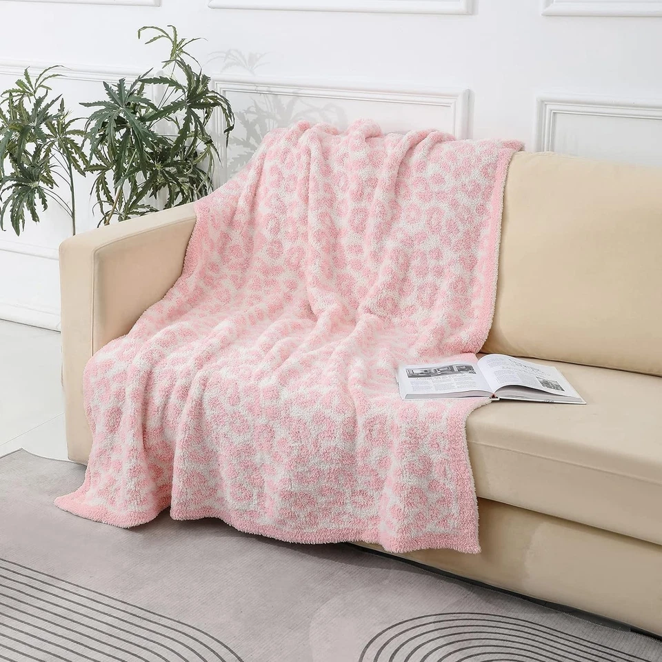 Celebrity-Style Leopard Print Throw Blanket - Image 4 of 4