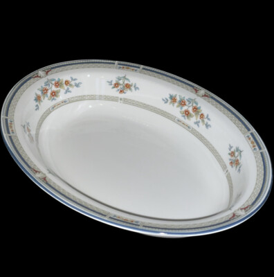 Wedgwood Hampshire R4668 Oval serving vegetable bowl 11 ''x 8  X 2  Pristine