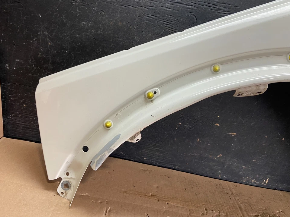 2010 to 2016 Land Rover LR4 Left LH Driver Side Fender OEM M6040 - Image 4 of 4