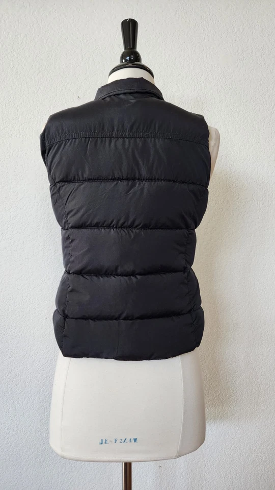 Chaleco acolchado Urban Outfitters talla pequeña XS negro invierno capa elegante Foto 4 de 4