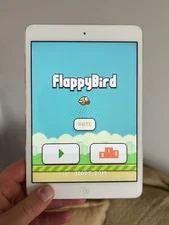 Apple iPad mini 2 16GB, Wi-Fi, 7.9in - Silver (CA)