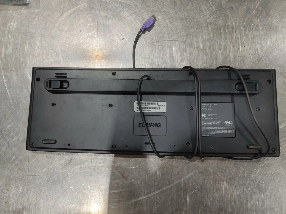 COMPAQ Full Size PS/2 Keyboard Silver - Fair - Image 2 of 2